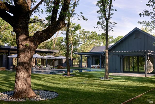 247 Fisher Ln, Sonoma, CA 95476