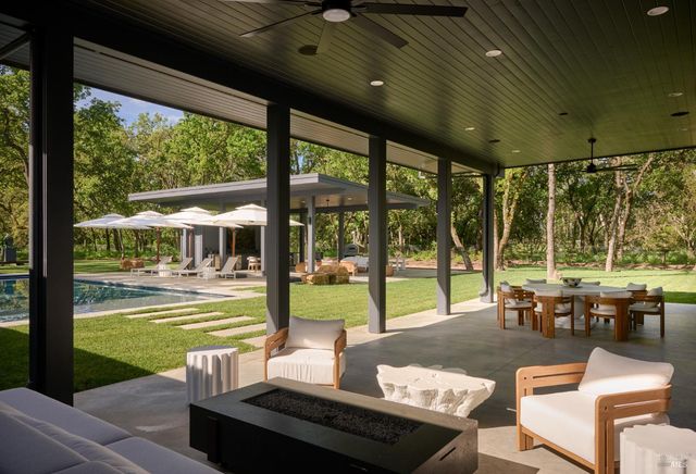 247 Fisher Ln, Sonoma, CA 95476