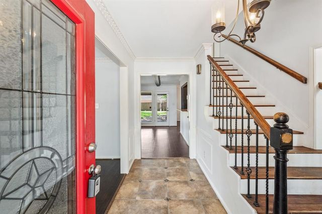 1823 Saddlecreek Drive, Houston, TX 77090