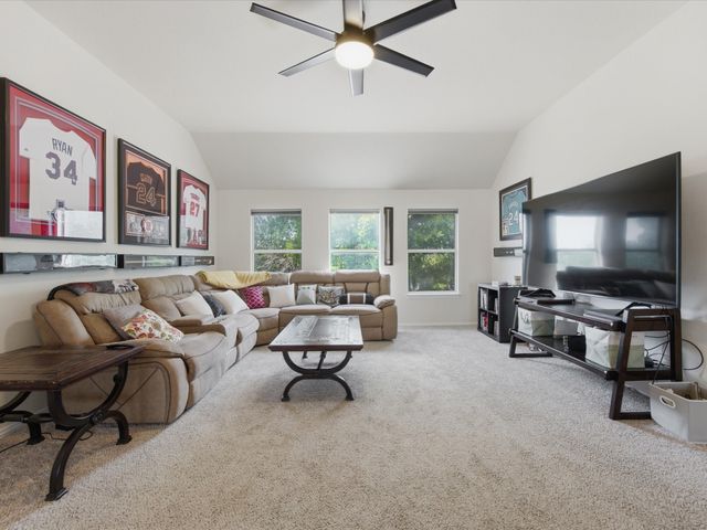 4008 Falcon Ridge Drive, Haltom City, TX 76137