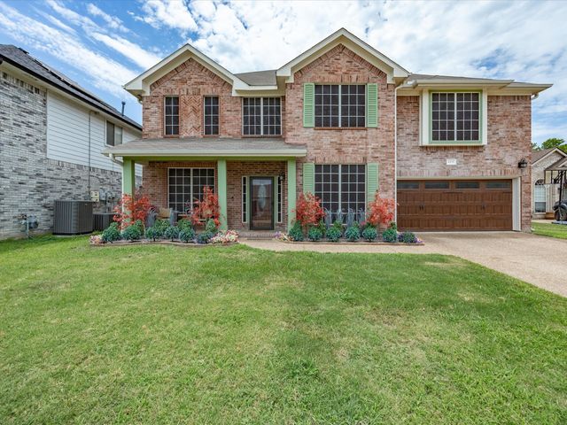 4008 Falcon Ridge Drive, Haltom City, TX 76137
