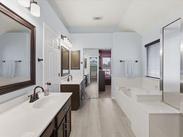 4008 Falcon Ridge Drive, Haltom City, TX 76137