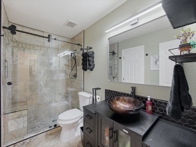 4008 Falcon Ridge Drive, Haltom City, TX 76137
