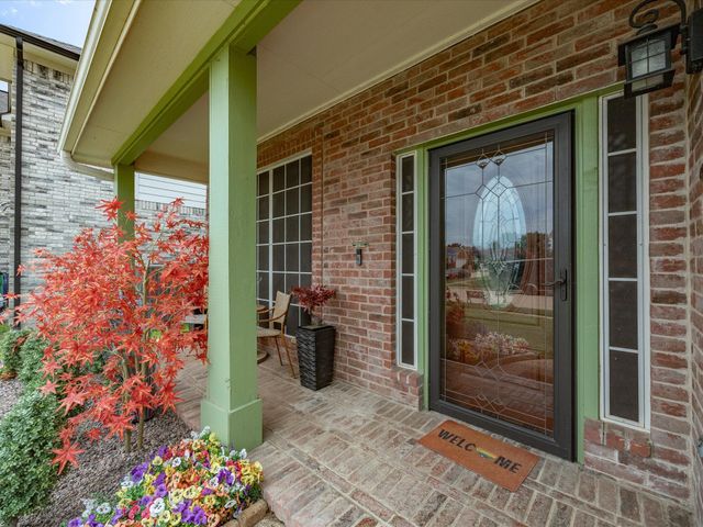 4008 Falcon Ridge Drive, Haltom City, TX 76137