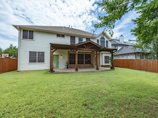 4008 Falcon Ridge Drive, Haltom City, TX 76137