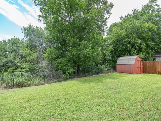 4008 Falcon Ridge Drive, Haltom City, TX 76137
