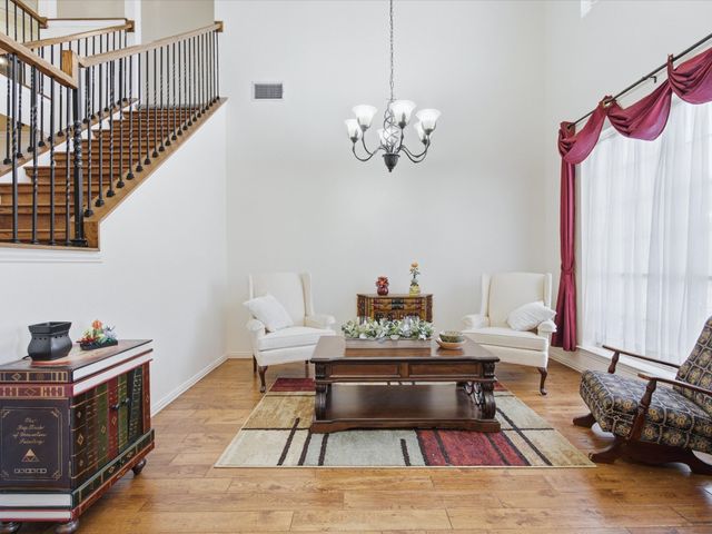 4008 Falcon Ridge Drive, Haltom City, TX 76137