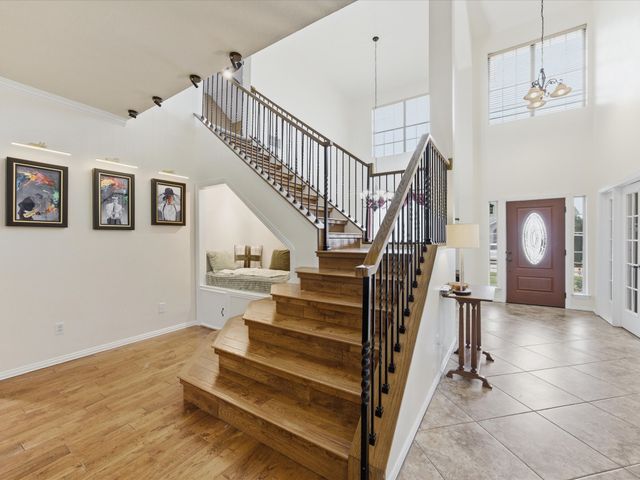 4008 Falcon Ridge Drive, Haltom City, TX 76137