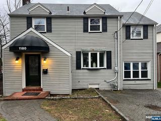 1180 Cumbermeade Road, Fort Lee, NJ 07024