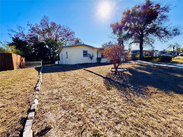 12 LAKE SHORE DRIVE, Palm Harbor, FL 34684