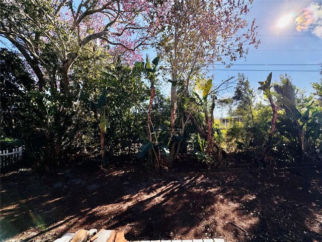 12 LAKE SHORE DRIVE, Palm Harbor, FL 34684