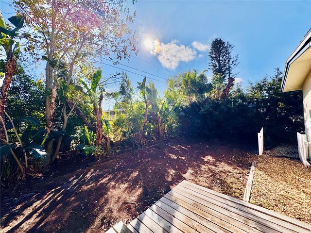 12 LAKE SHORE DRIVE, Palm Harbor, FL 34684