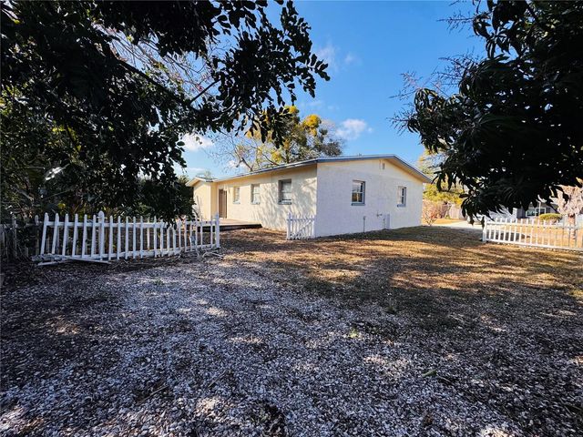 12 LAKE SHORE DRIVE, Palm Harbor, FL 34684