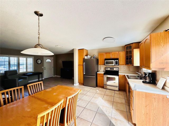 12 LAKE SHORE DRIVE, Palm Harbor, FL 34684