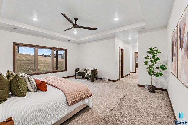 825 N Sylvan Dr Drive, Sioux Falls, SD 57110