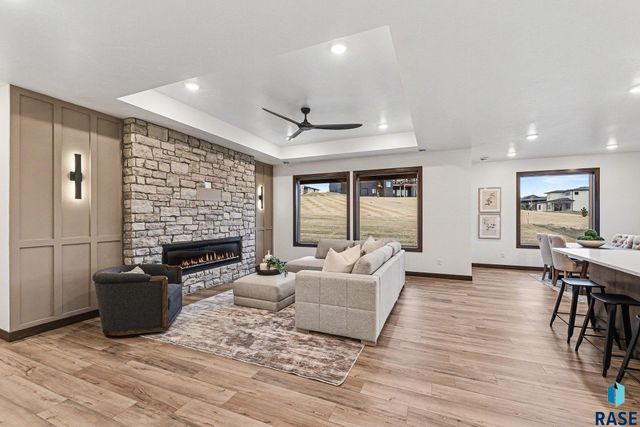 825 N Sylvan Dr Drive, Sioux Falls, SD 57110