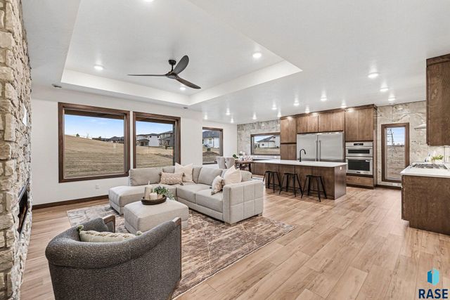 825 N Sylvan Dr Drive, Sioux Falls, SD 57110