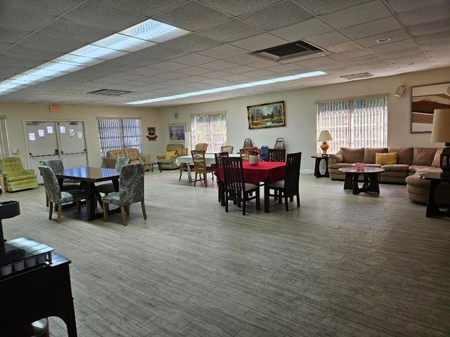 2886 Fernley Drive E 73, West Palm Beach, FL 33415