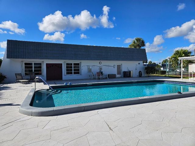 2886 Fernley Drive E 73, West Palm Beach, FL 33415