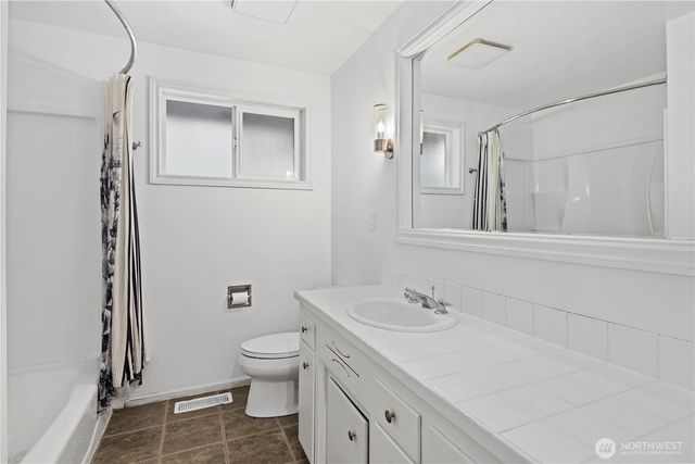 15415 64th Avenue NE, Kenmore, WA 98028