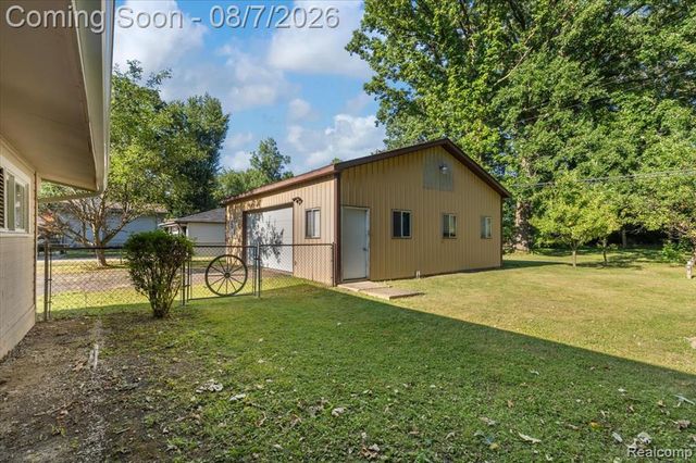 28457 Relda Drive, Trenton, MI 48183