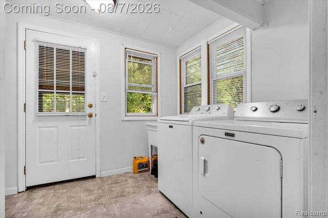 28457 Relda Drive, Trenton, MI 48183