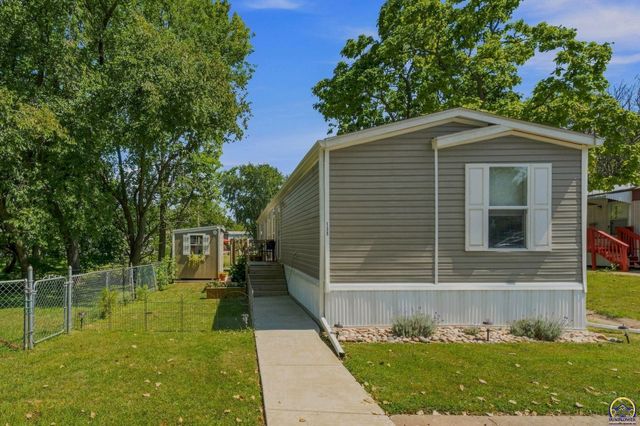 138 SE Willow Way, Topeka, KS 66609