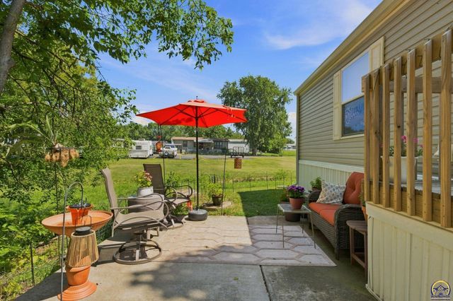 138 SE Willow Way, Topeka, KS 66609