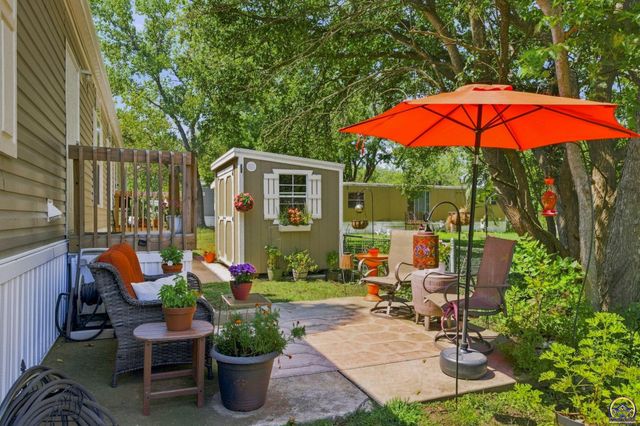 138 SE Willow Way, Topeka, KS 66609