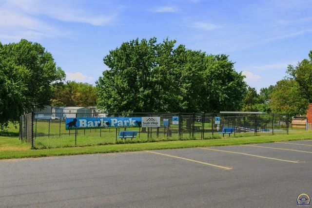 138 SE Willow Way, Topeka, KS 66609