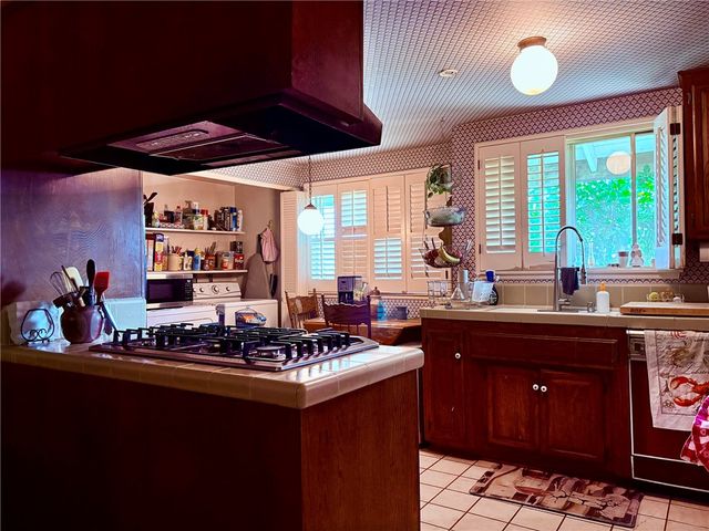 1353 N Palm Avenue, Ontario, CA 91762