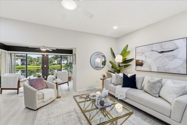 21386 Juego Circle 10c, Boca Raton, FL 33433