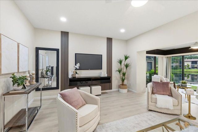 21386 Juego Circle 10c, Boca Raton, FL 33433