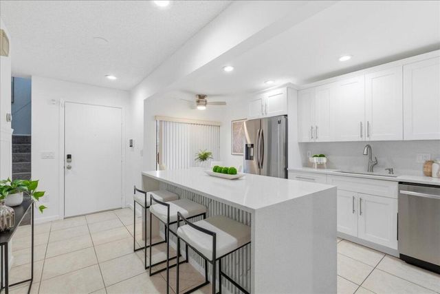 21386 Juego Circle 10c, Boca Raton, FL 33433