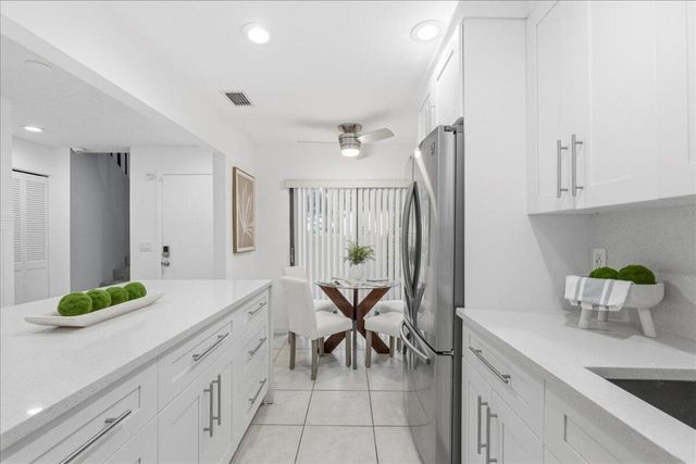 21386 Juego Circle 10c, Boca Raton, FL 33433