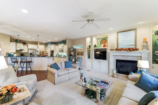 16691 Valleyview Lane, Clive, IA 50325