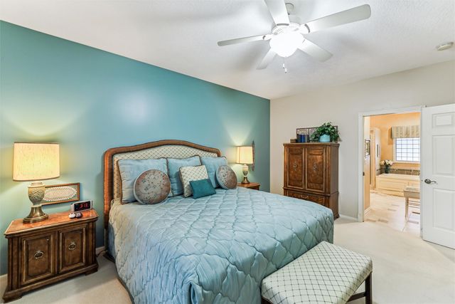 16691 Valleyview Lane, Clive, IA 50325