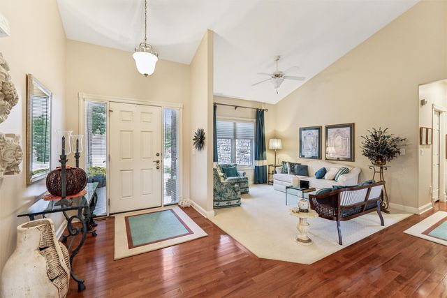 16691 Valleyview Lane, Clive, IA 50325