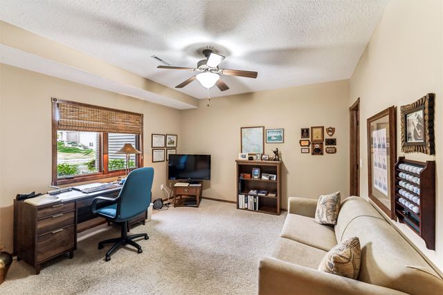 16691 Valleyview Lane, Clive, IA 50325