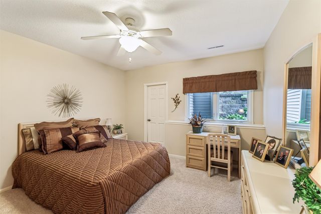 16691 Valleyview Lane, Clive, IA 50325