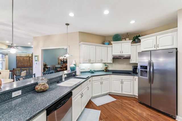 16691 Valleyview Lane, Clive, IA 50325