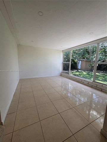 822 Avenida Hermosa, West Palm Beach, FL 33405