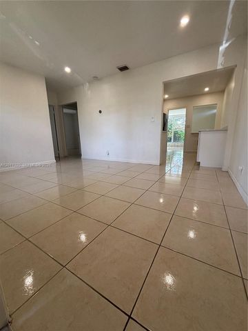 822 Avenida Hermosa, West Palm Beach, FL 33405