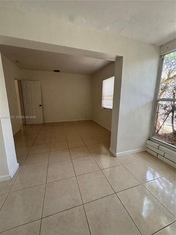 822 Avenida Hermosa, West Palm Beach, FL 33405