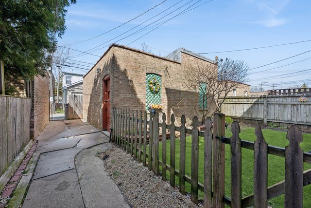 7918 Karlov Avenue, Skokie, IL 60076