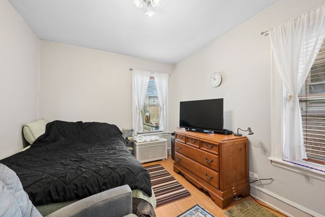 7918 Karlov Avenue, Skokie, IL 60076