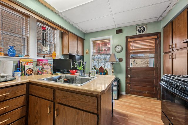 7918 Karlov Avenue, Skokie, IL 60076