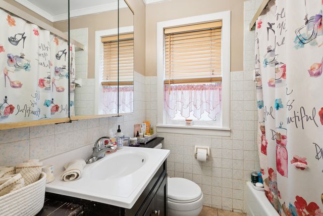 7918 Karlov Avenue, Skokie, IL 60076