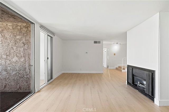 125 Allen 306, Pasadena, CA 91106