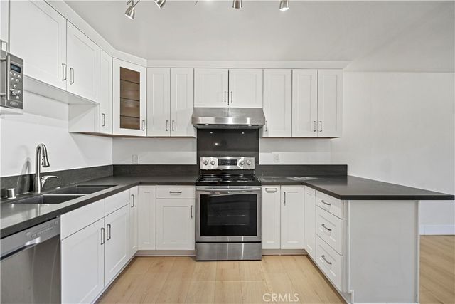 125 Allen 306, Pasadena, CA 91106